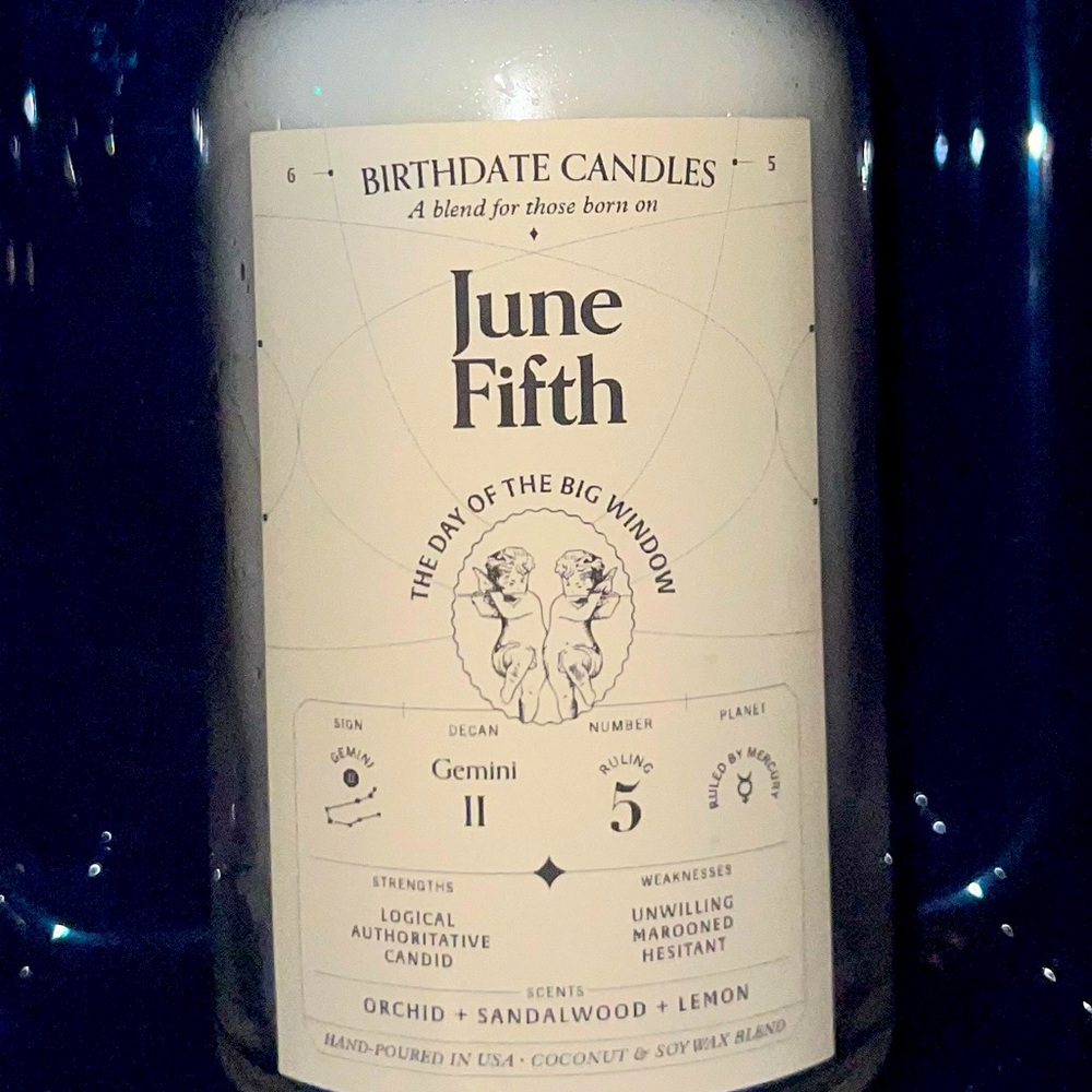 June 5th Birthdate Candle ORCHID · SANDALWOOD · LEMON Scent